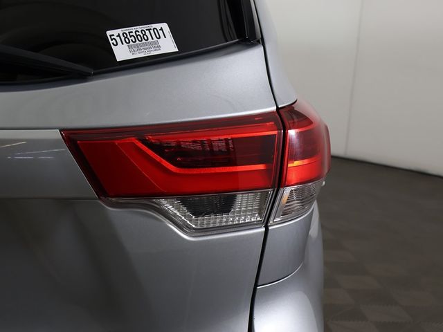 2017 Toyota Highlander XLE V6 AWD - 22944829 - 17