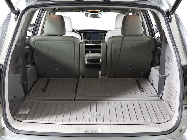 2017 Toyota Highlander XLE V6 AWD - 22944829 - 20