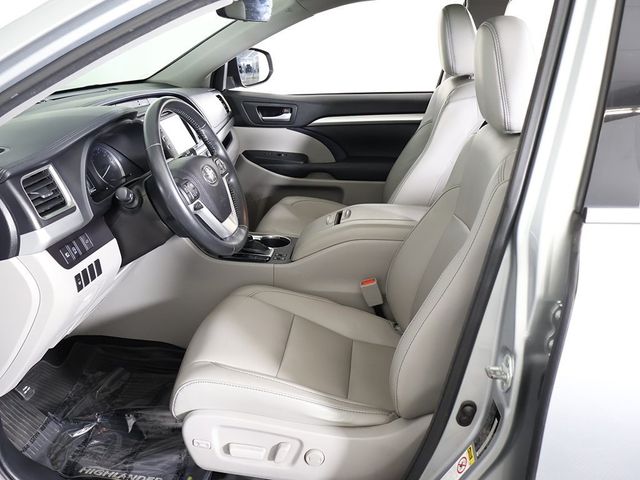 2017 Toyota Highlander XLE V6 AWD - 22944829 - 30