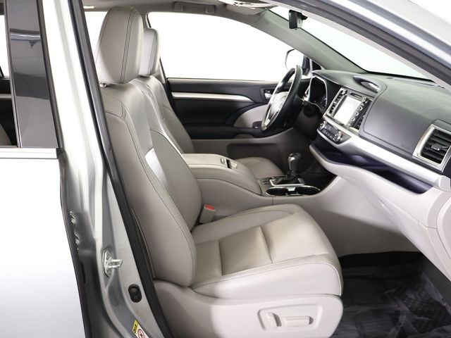 2017 Toyota Highlander XLE V6 AWD - 22944829 - 31