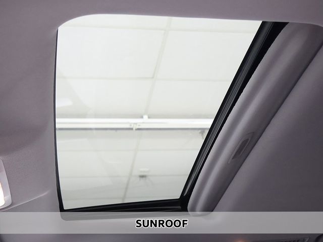 2017 Toyota Highlander XLE V6 AWD - 22944829 - 3