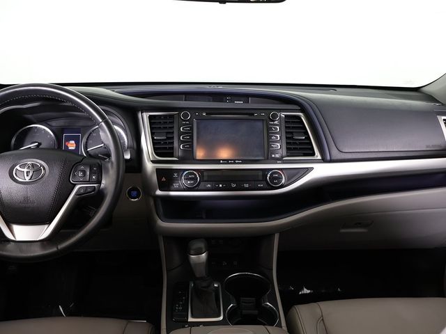2017 Toyota Highlander XLE V6 AWD - 22944829 - 40