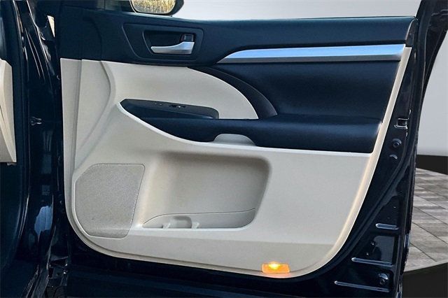 2017 Toyota Highlander XLE V6 AWD - 22962264 - 13