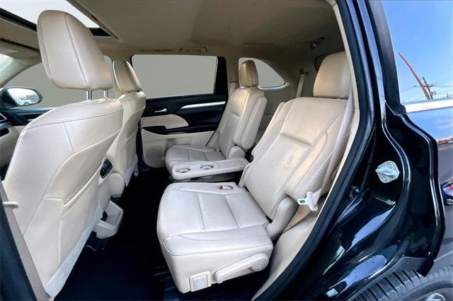 2017 Toyota Highlander XLE V6 AWD - 22962264 - 14