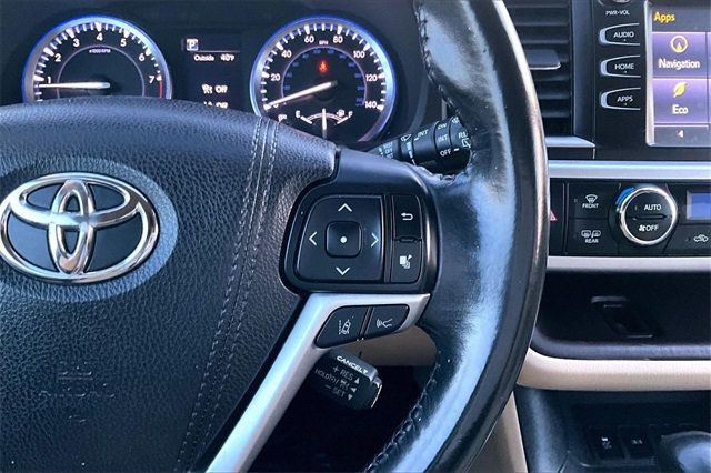 2017 Toyota Highlander XLE V6 AWD - 22962264 - 18