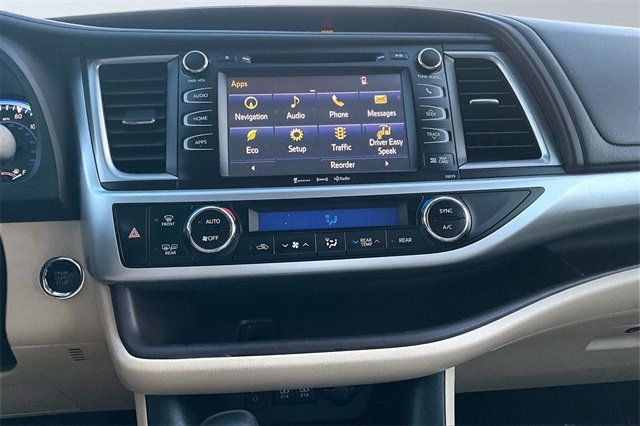 2017 Toyota Highlander XLE V6 AWD - 22962264 - 20