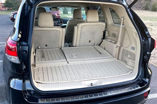 2017 Toyota Highlander XLE V6 AWD - 22962264 - 27