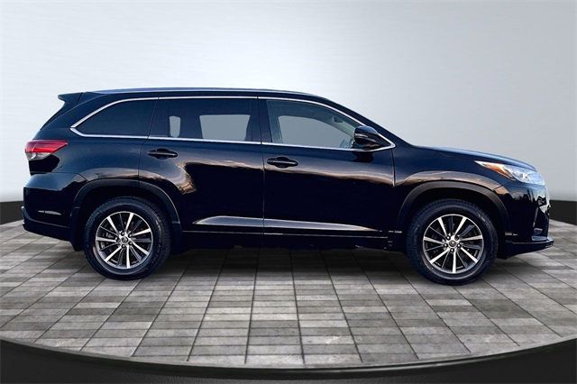 2017 Toyota Highlander XLE V6 AWD - 22962264 - 7