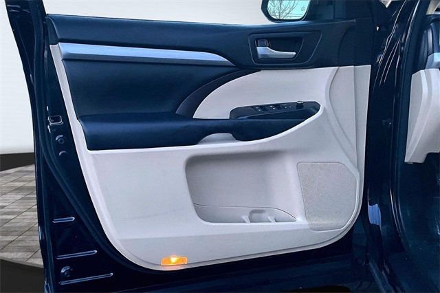 2017 Toyota Highlander XLE V6 AWD - 22962264 - 8