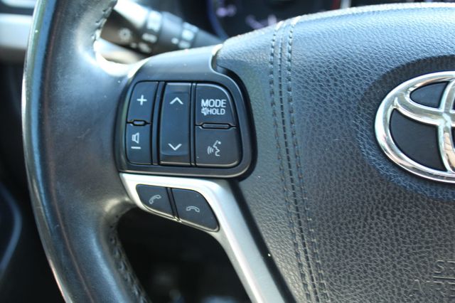 2017 Toyota Highlander XLE V6 FWD - 23068942 - 24