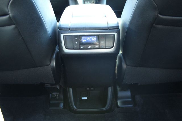 2017 Toyota Highlander XLE V6 FWD - 23068942 - 31