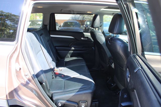 2017 Toyota Highlander XLE V6 FWD - 23068942 - 34