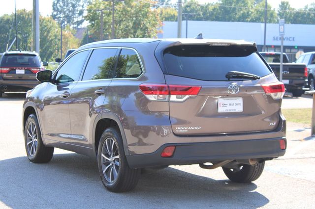 2017 Toyota Highlander XLE V6 FWD - 23068942 - 5