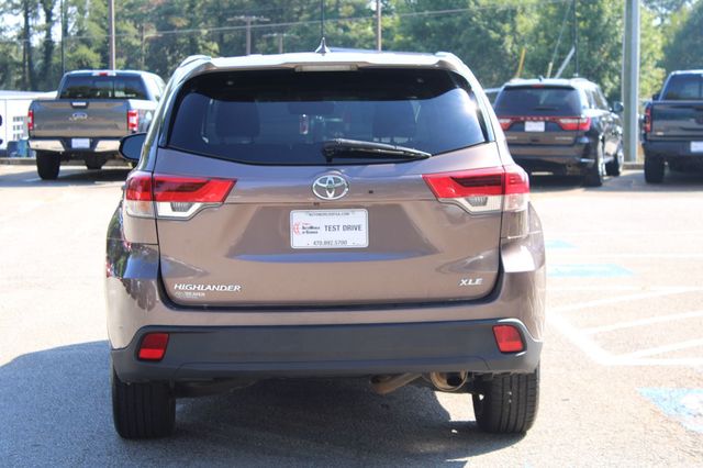 2017 Toyota Highlander XLE V6 FWD - 23068942 - 6
