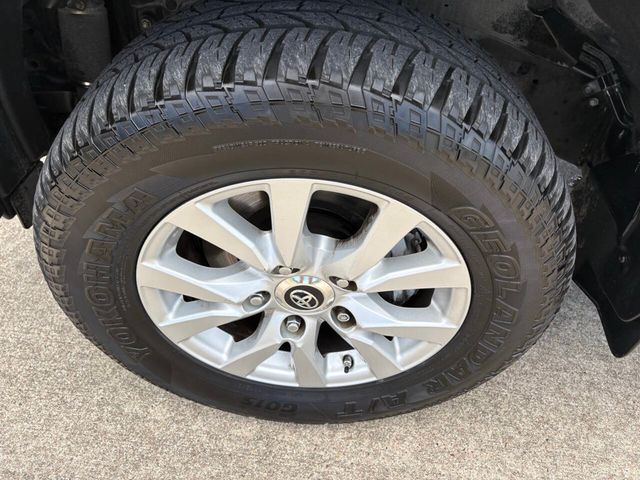 2017 Toyota Land Cruiser 4WD - 23025730 - 10