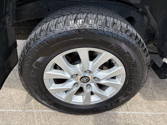 2017 Toyota Land Cruiser 4WD - 23025730 - 12