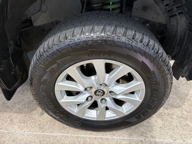 2017 Toyota Land Cruiser 4WD - 23025730 - 13