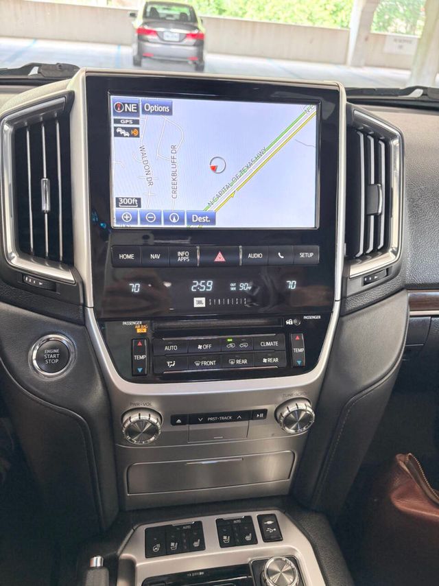 2017 Toyota Land Cruiser 4WD - 23025730 - 26