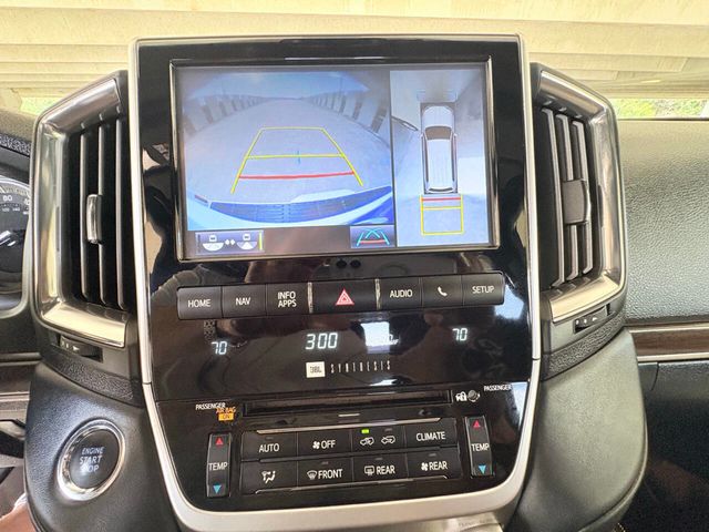 2017 Toyota Land Cruiser 4WD - 23025730 - 30