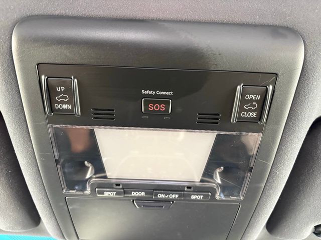 2017 Toyota Land Cruiser 4WD - 23025730 - 33