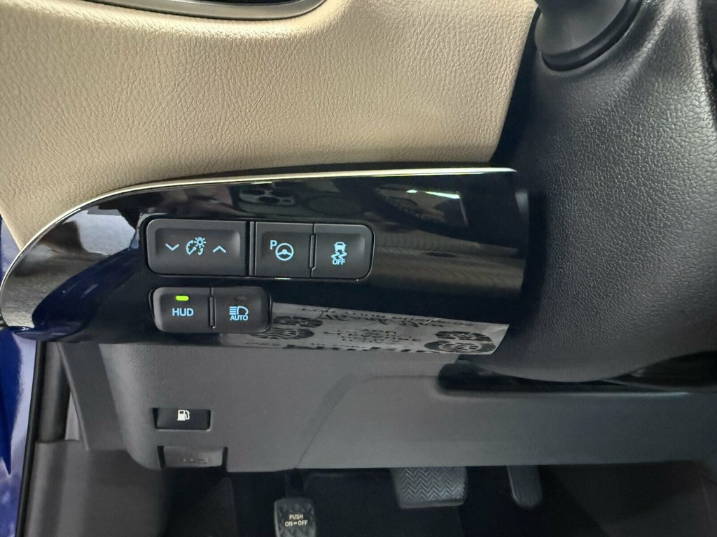 2017 Toyota Prius Advanced Technology Pkg/Heads Up Display/Safety Plus Pkg/Sunroof - 23070849 - 16