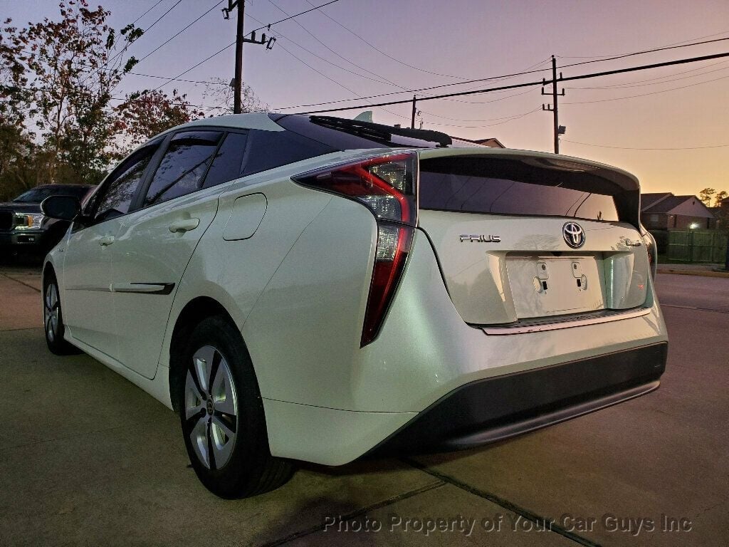 2017 Toyota Prius Four - 22716392 - 15