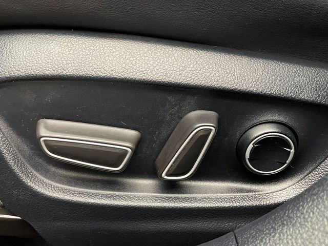 2017 Toyota Prius Four - 22989735 - 13