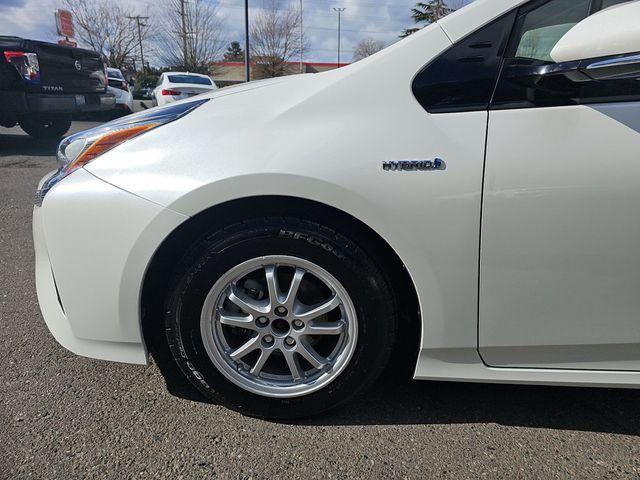 2017 Toyota Prius Three - 22987252 - 25