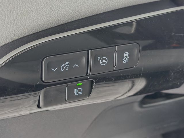 2017 Toyota Prius Three Touring - 22957656 - 9