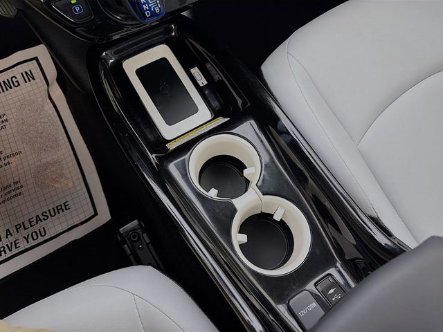 2017 Toyota Prius Three Touring - 22957656 - 18