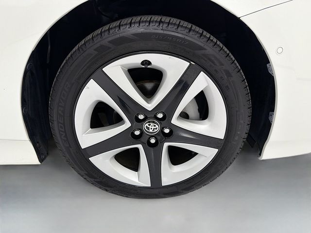 2017 Toyota Prius Three Touring - 22957656 - 31