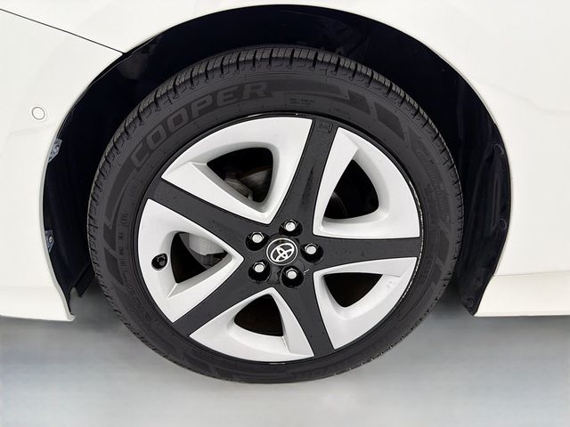 2017 Toyota Prius Three Touring - 22957656 - 33