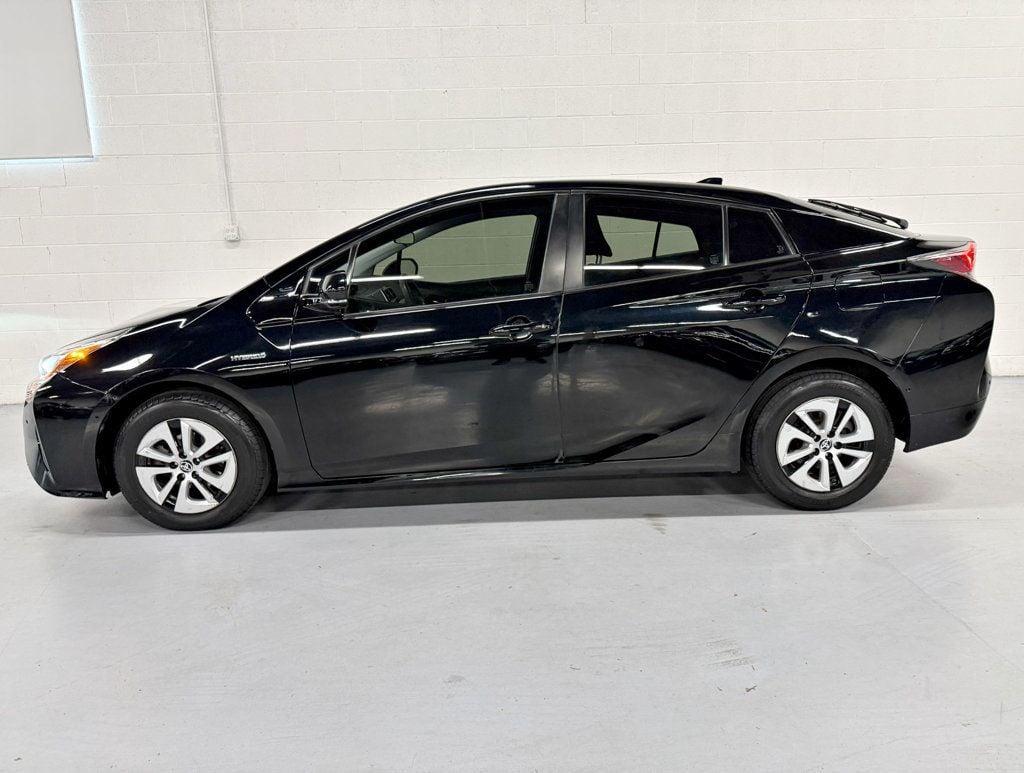 2017 Toyota Prius Two - 22668964 - 3