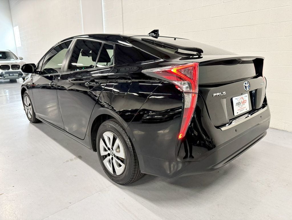 2017 Toyota Prius Two - 22668964 - 4