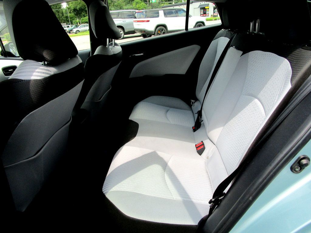 2017 Toyota Prius Two - 23062322 - 14