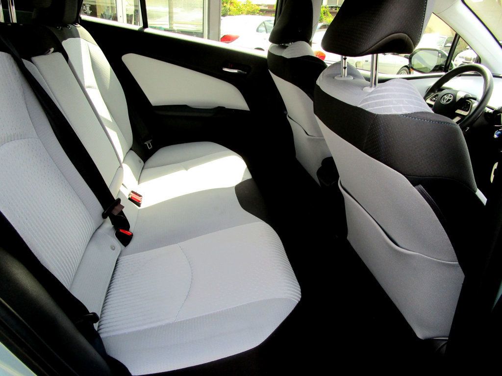 2017 Toyota Prius Two - 23062322 - 15