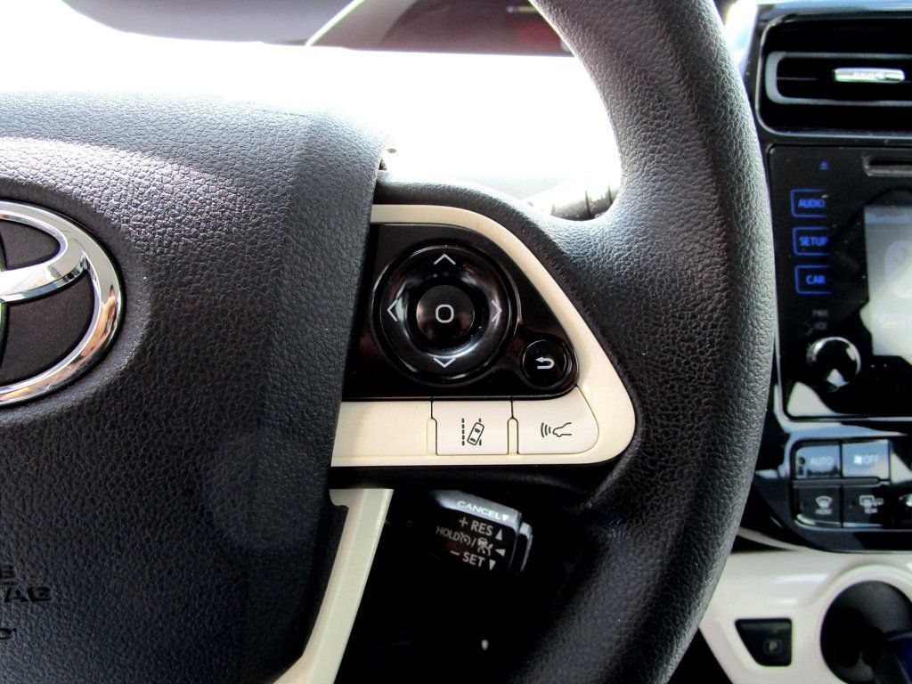 2017 Toyota Prius Two - 23062322 - 18