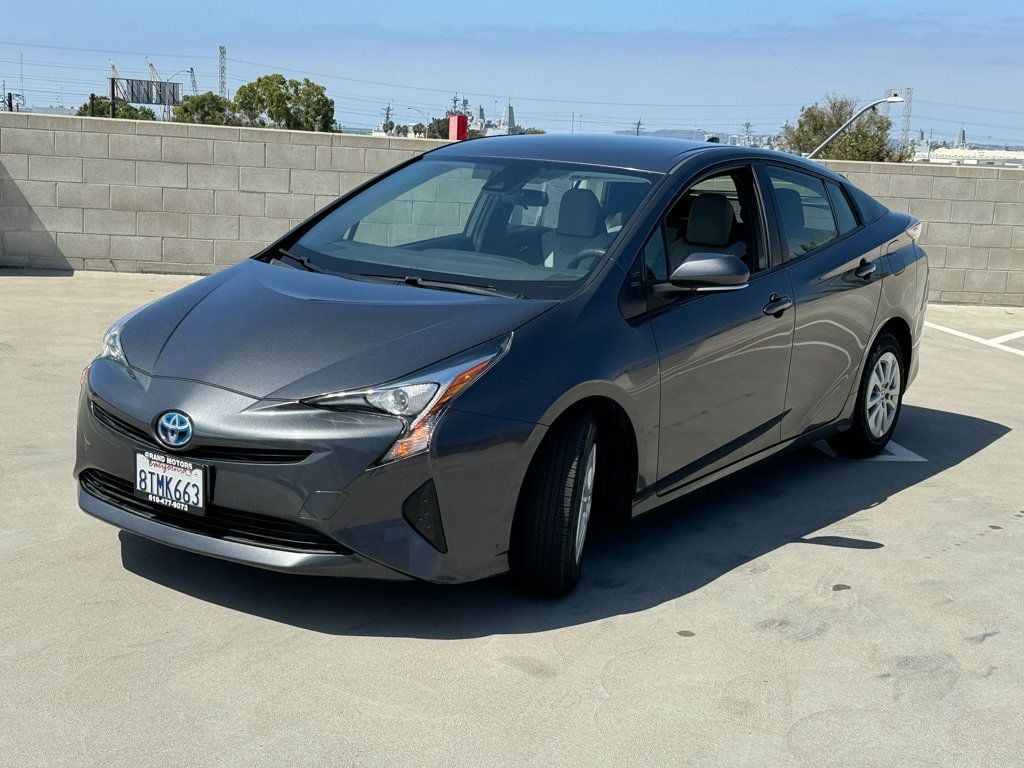 2017 Toyota Prius Two - 22595595 - 9