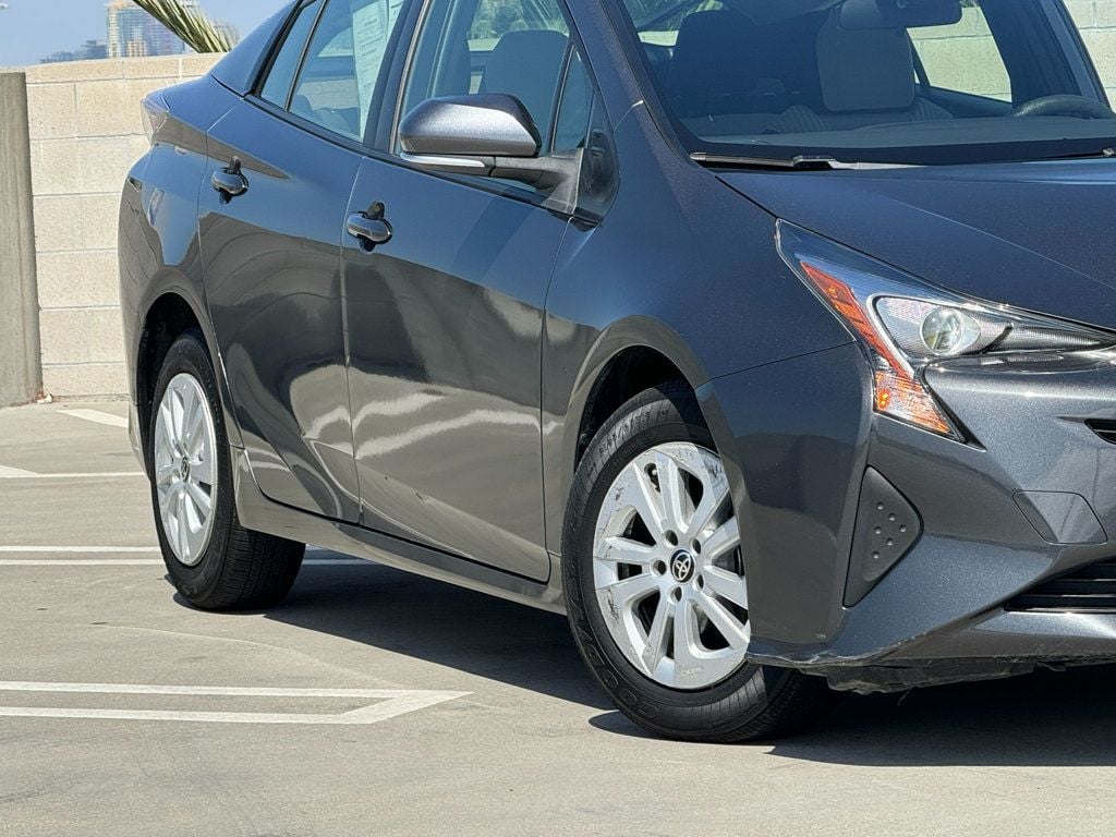 2017 Toyota Prius Two - 22595595 - 1