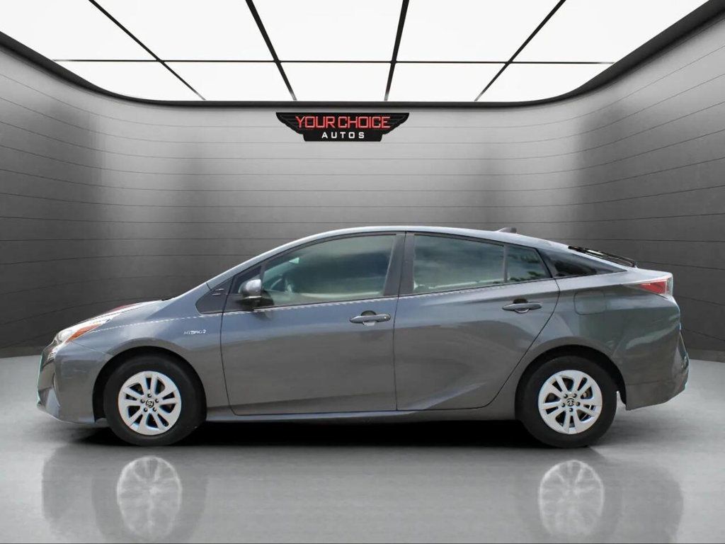 2017 Toyota Prius Two 4dr Hatchback - 22928585 - 1