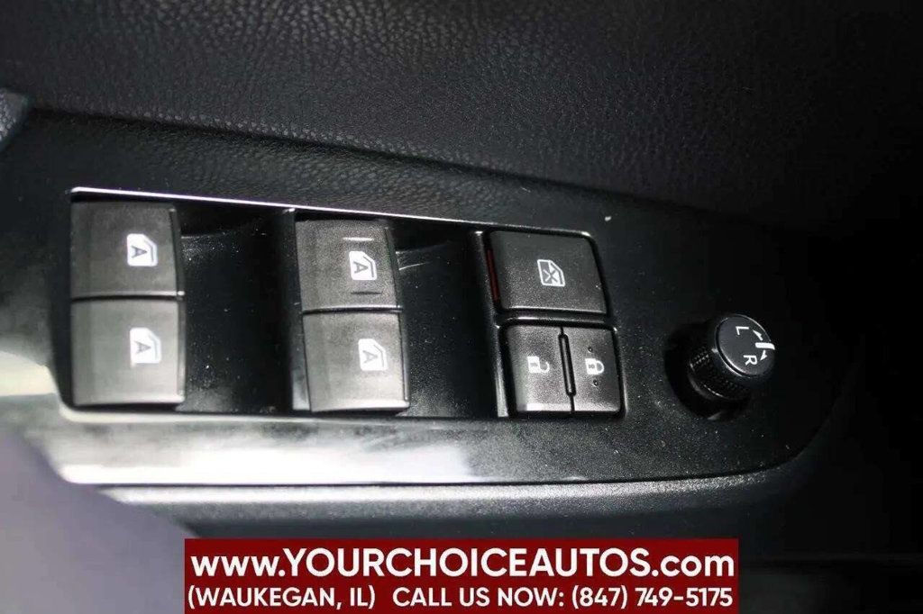 2017 Toyota Prius Two 4dr Hatchback - 22928585 - 27