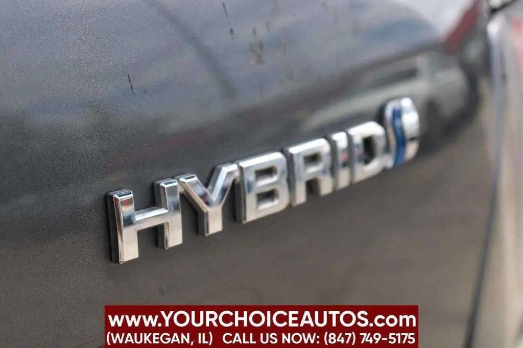 2017 Toyota Prius Two 4dr Hatchback - 22928585 - 28