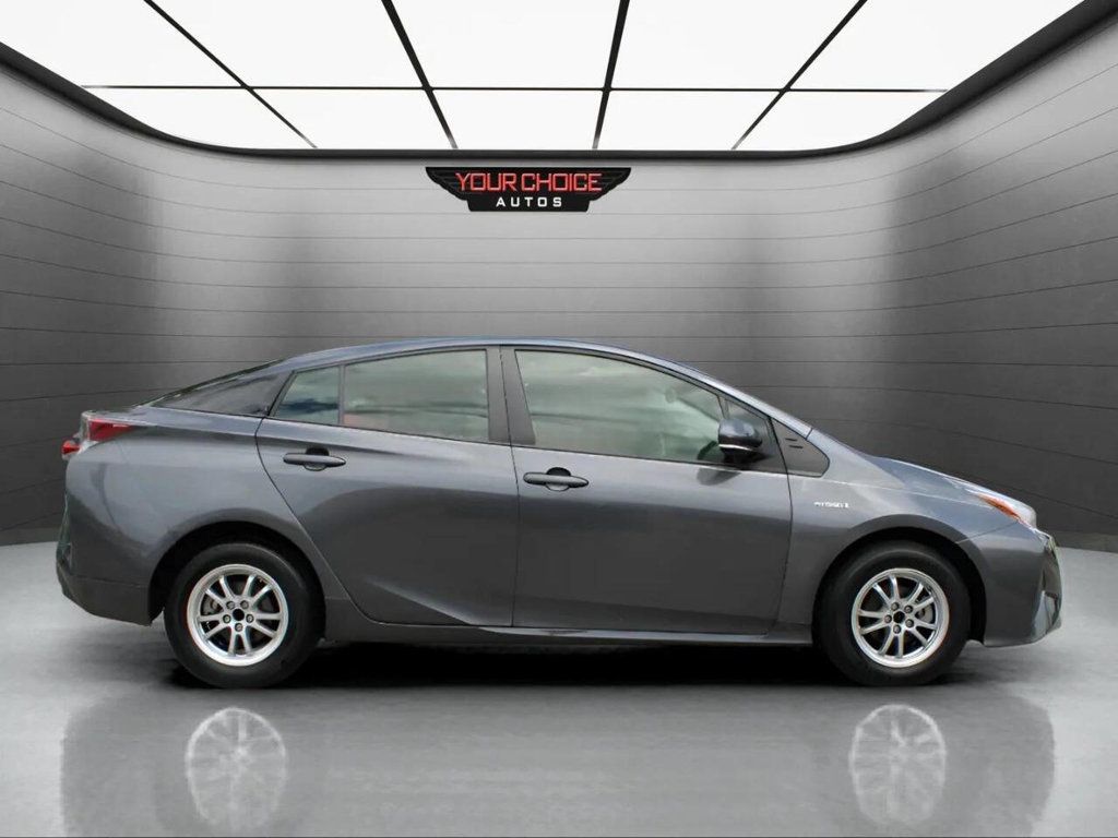 2017 Toyota Prius Two 4dr Hatchback - 22928585 - 5