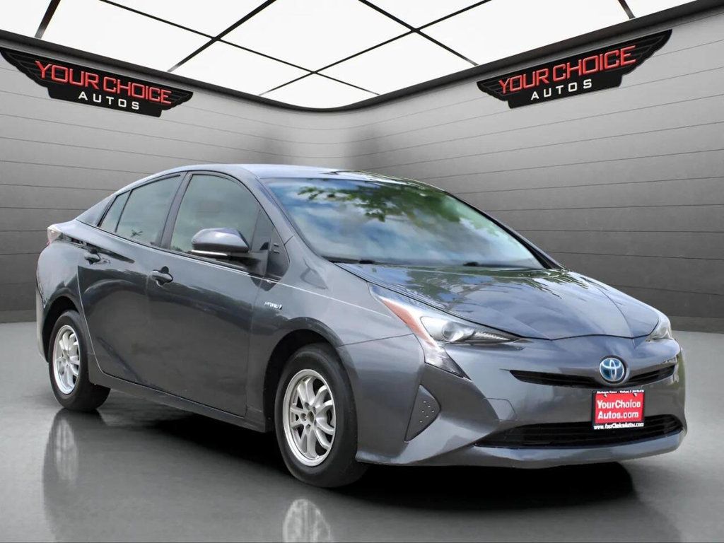 2017 Toyota Prius Two 4dr Hatchback - 22928585 - 6