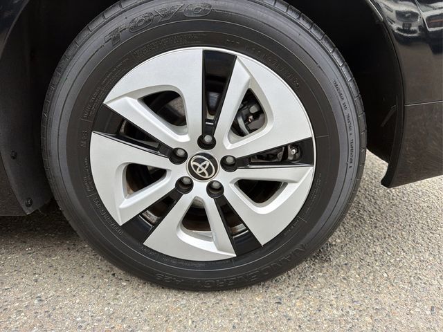 2017 Toyota Prius Two Eco - 23014904 - 24