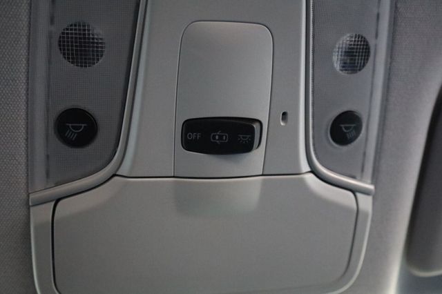 2017 Toyota Prius Two Eco - 23052450 - 29