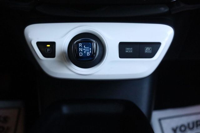 2017 Toyota Prius Two Eco - 23052450 - 35