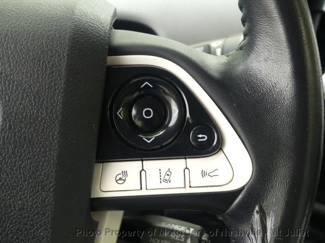 2017 Toyota Prius Prime Advanced - 22983571 - 32