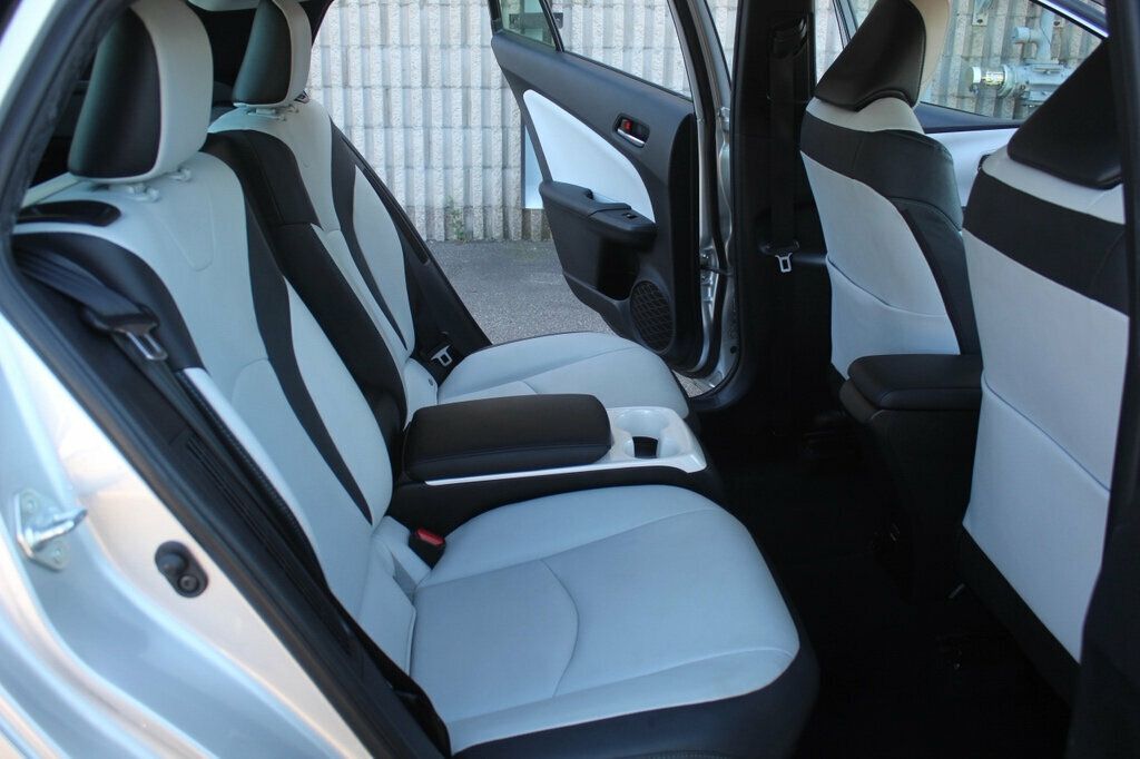 2017 Toyota Prius Prime photo 10