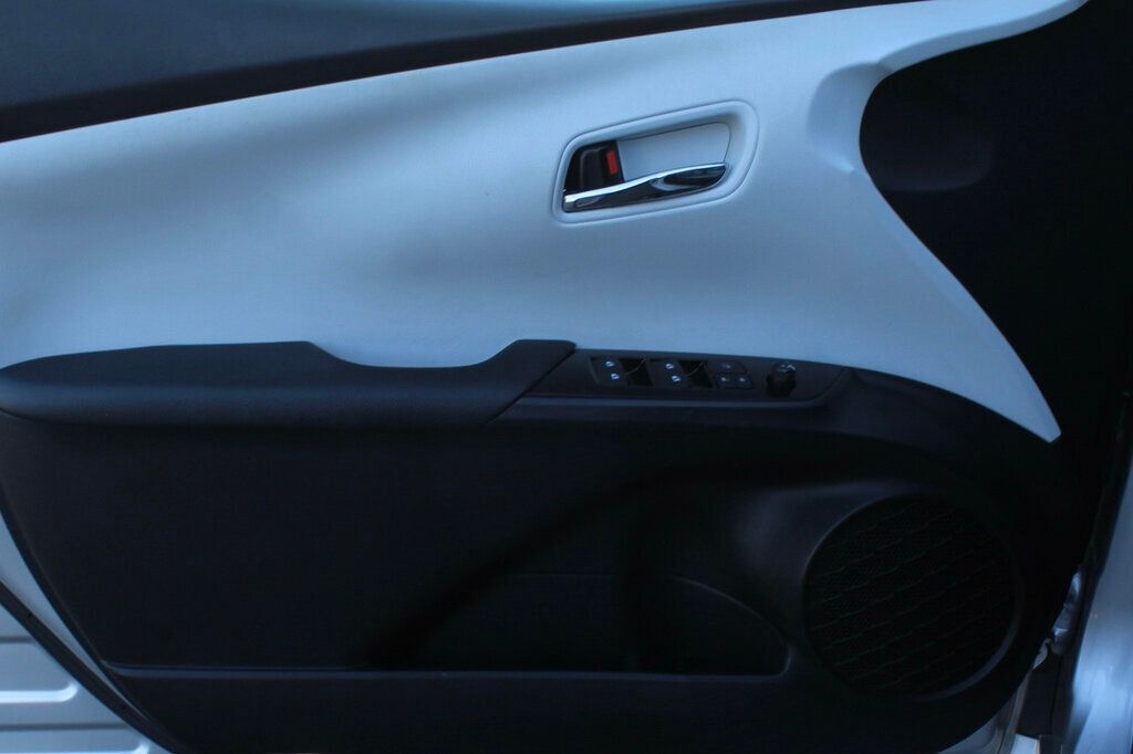 2017 Toyota Prius Prime photo 20